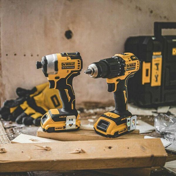 Набір з двох інструментів безщіткових DeWALT DCK2062D2T DCK2062D2T фото