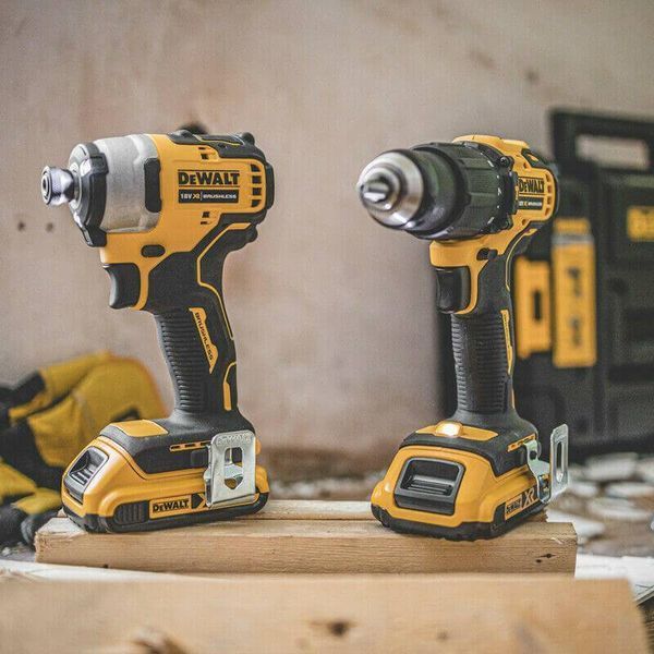 Набір з двох інструментів безщіткових DeWALT DCK2062D2T DCK2062D2T фото