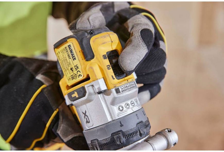 Дрель-шуруповерт аккумуляторная безщеточная ударная DeWALT DCD1007NT DCD1007NT фото