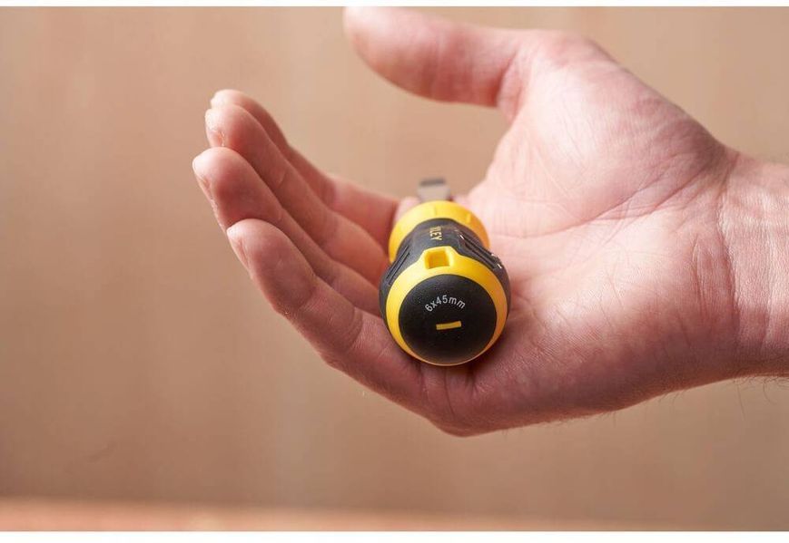 Викрутка Cushion Grip довжиною 45 мм з жалом, що розширюється під шліц SL 6.5 STANLEY STHT16147-0 STHT16147-0 фото