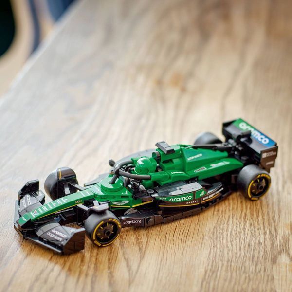 Конструктор LEGO Speed ​​Champions Автомобиль для гонки Aston Martin Aramco F1 AMR24 269 деталей (77245) 77245 фото