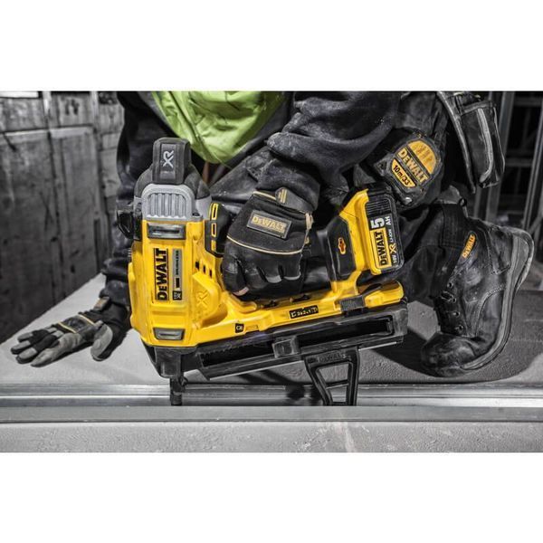 Пистолет гвоздозабивной по бетону аккумуляторный бесщеточный DeWALT DCN890N DCN890N фото