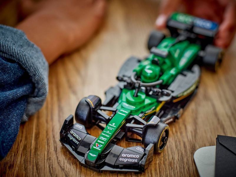 Конструктор LEGO Speed ​​Champions Автомобиль для гонки Aston Martin Aramco F1 AMR24 269 деталей (77245) 77245 фото