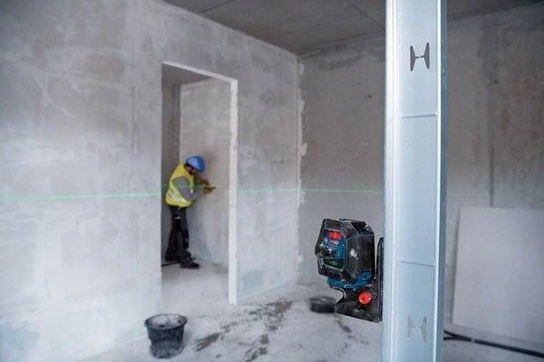 Лазерний нівелір Bosch Professional GCL 2-50 G зі штативом BT 150, тримачем RM 10 (0.601.066.M01) 0.601.066.M01 фото