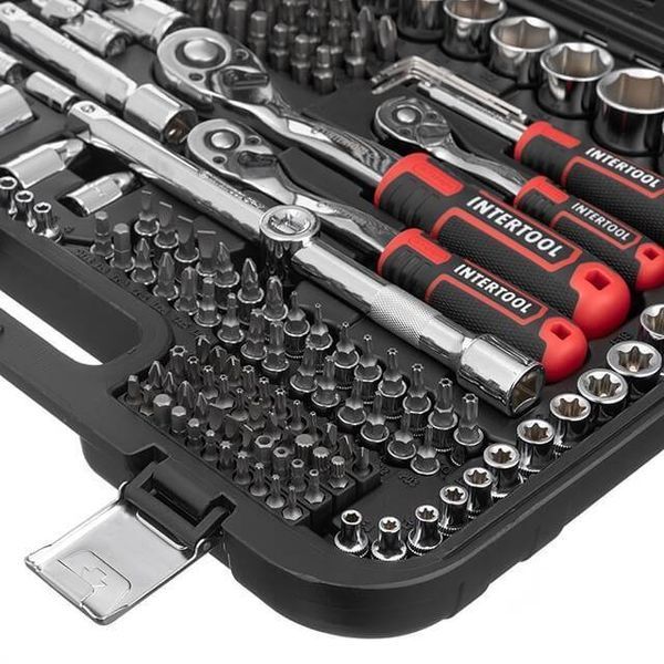 Набор инструментов 1/2" & 3/8" & 1/4", 219ед., Cr-V STORM INTERTOOL ET-8219 ET-8219 фото