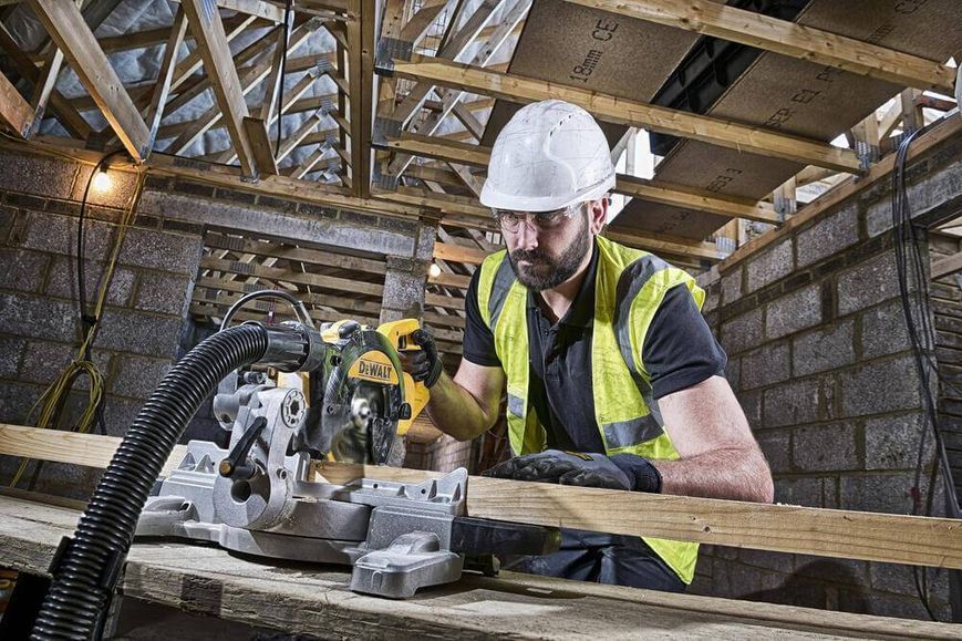 Пила торцовочная сетевая DeWALT DWS774 DWS774 фото