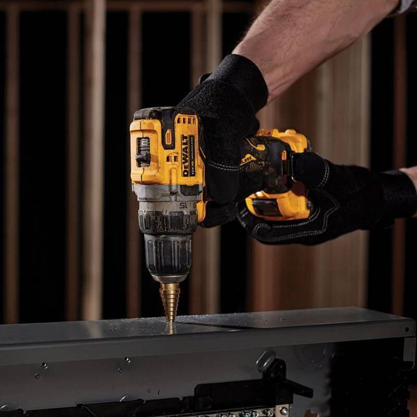 Набір з двох інструментів безщіткових DeWALT DCK2110L2T DCK2110L2T фото