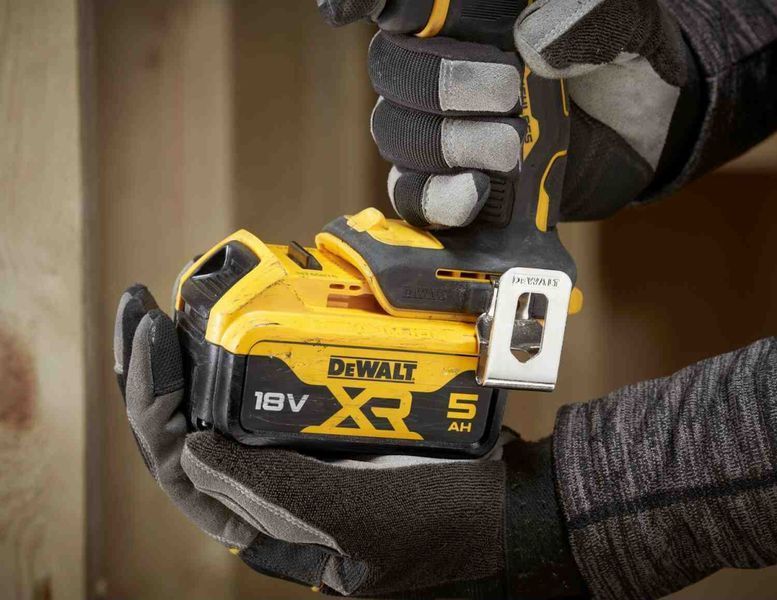 Дриль-шуруповерт акумуляторний безщітковий ударний DeWALT DCD799P2T DCD799P2T фото