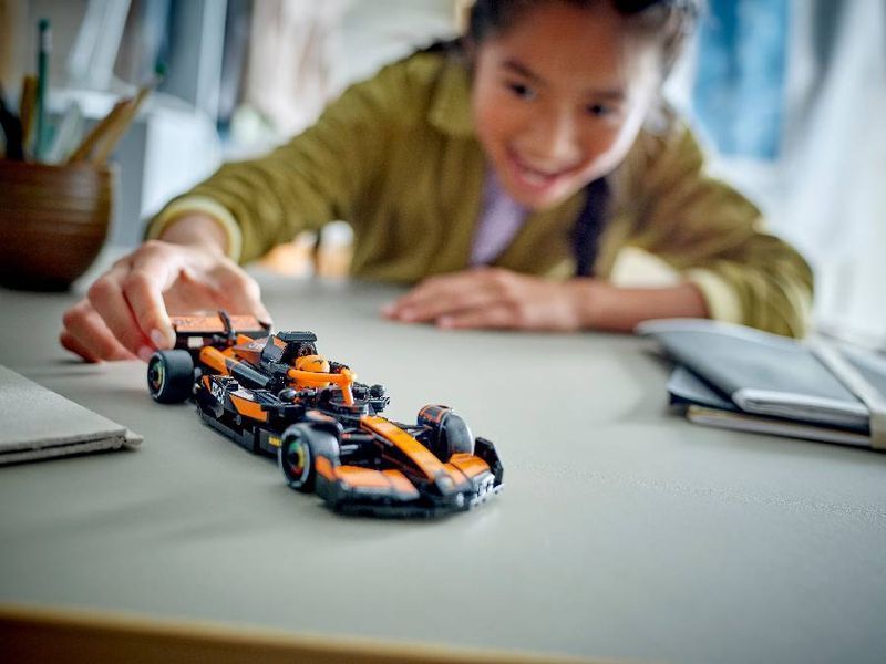 Конструктор Lego Speed ​​Champions Гоночный автомобиль McLaren F1 Team MCL38 77251 77251 фото