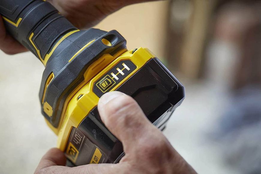 Шлифмашина угловая аккумуляторная - болгарка аккумуляторная STANLEY FATMAX SFMCG400B SFMCG400B фото