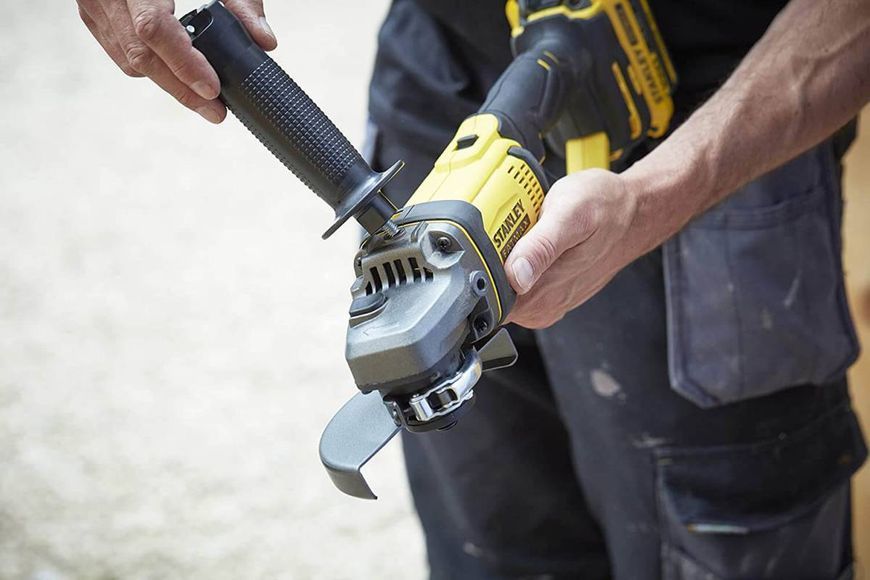 Шлифмашина угловая аккумуляторная - болгарка аккумуляторная STANLEY FATMAX SFMCG400B SFMCG400B фото