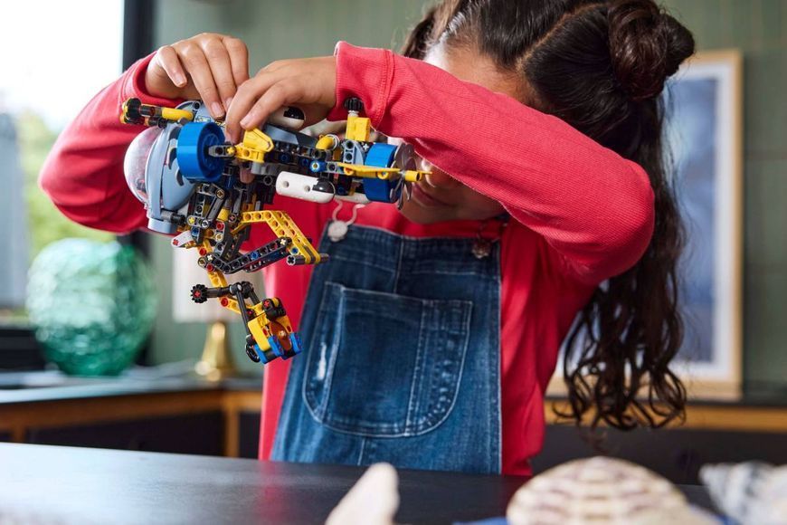 LEGO 42201 Technic Глибоководний дослідницький підводний човен 42201 фото
