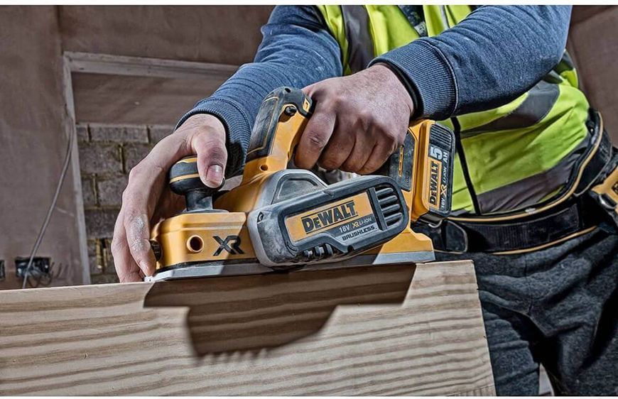 Рубанок аккумуляторный бесщеточный DeWALT DCP580NT DCP580NT фото