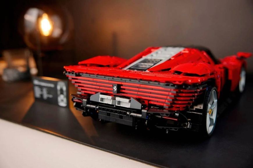 LEGO 42143 Technic Ferrari Daytona SP3 42143 фото