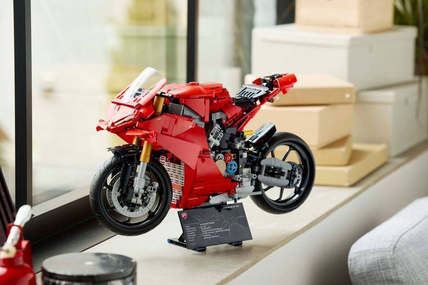 LEGO 42202 Technic Мотоцикл Ducati Panigale V4 S 42202 фото