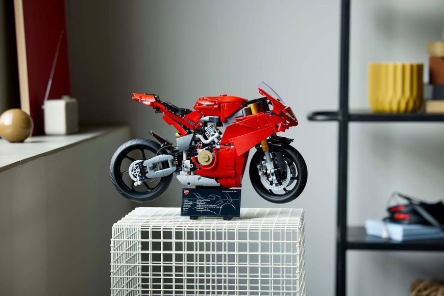 LEGO 42202 Technic Мотоцикл Ducati Panigale V4 S 42202 фото