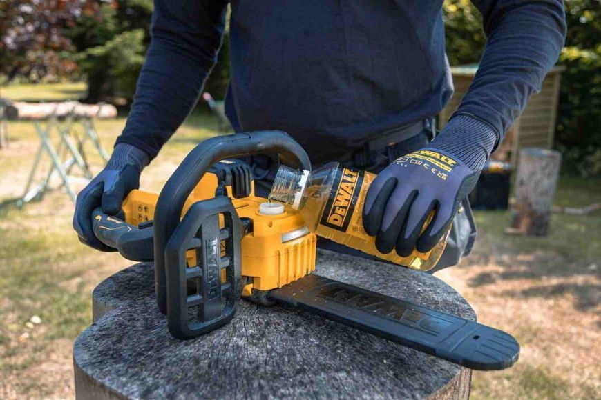Пила ланцюгова акумуляторна безщіткова DeWALT DCMCS565P1 DCMCS565P1 фото