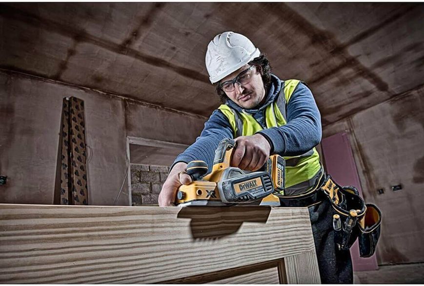 Рубанок аккумуляторный бесщеточный DeWALT DCP580NT DCP580NT фото