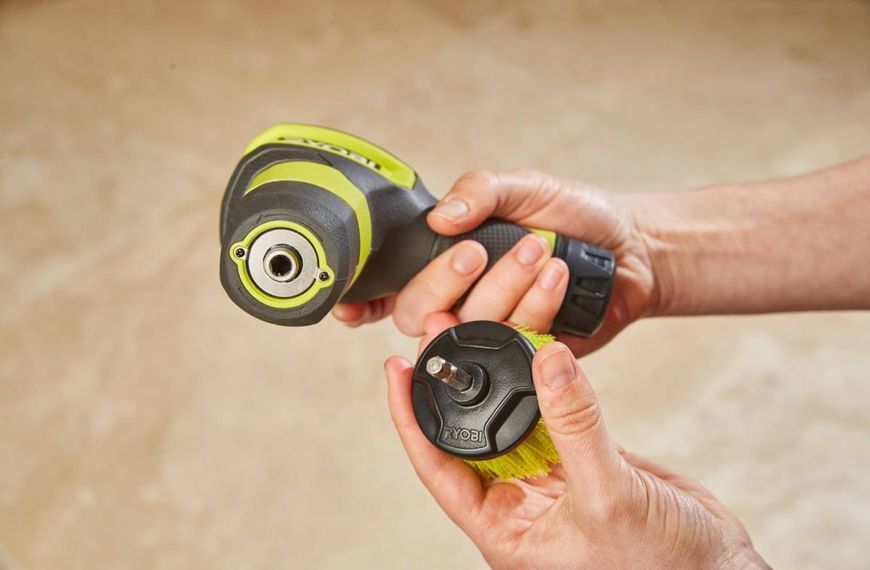 Щетка Ryobi RSCR4-120G аккумуляторная 4В USB Lithium, акб 1х2Ач (5133006183) 5133006183 фото