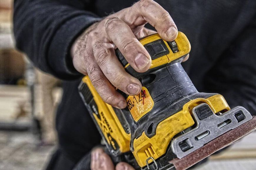 Шліфмашина вібраційна акумуляторна DeWALT DCW200N DCW200N фото