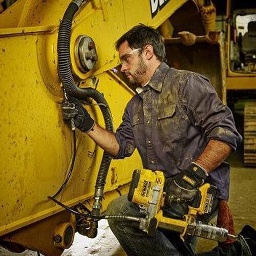 Пистолет масляный аккумуляторный DeWALT DCGG571M1 DCGG571M1 фото