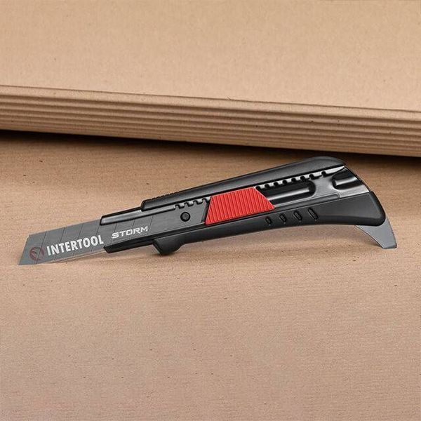 Ніж сегментний для лінолеуму 18 мм, металева напрямна, Storm INTERTOOL HT-0538 HT-0538 фото