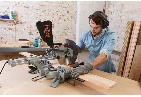 Торцовочная пилка Black&Decker BES710, 2100 Вт BES710 фото