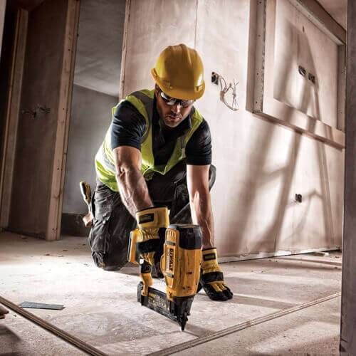 Пістолет цвяхозабивний акумуляторний безщітковий DeWALT DCN680NT DCN680NT фото