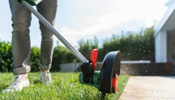 Тример садовий акумуляторний Bosch UniversalGrassCut 18V-260 (0.600.8C1.D03) 0.600.8C1.D03 фото