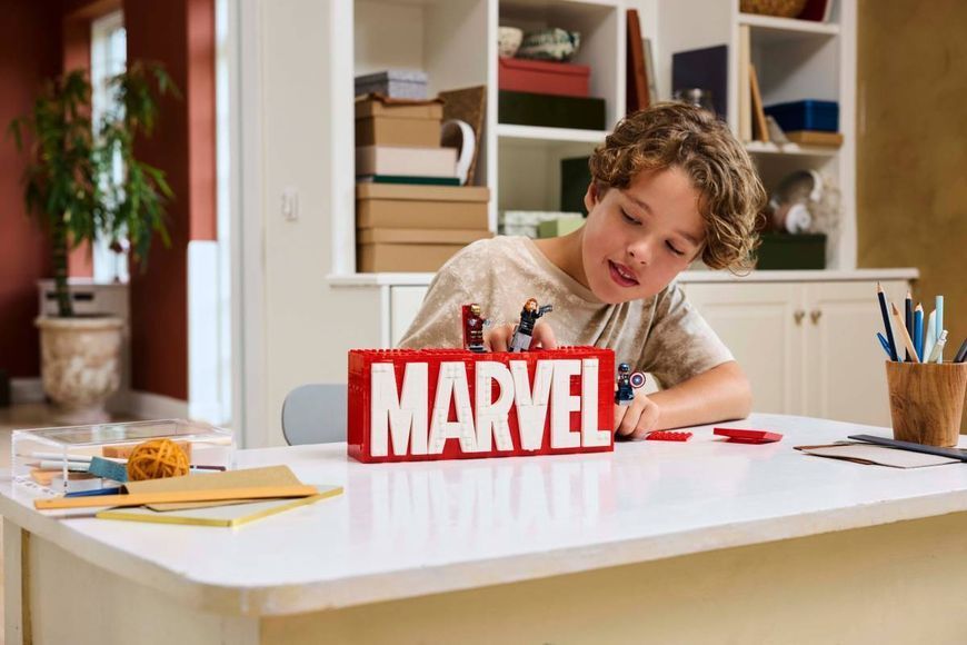 Конструктор LEGO Super Heroes Marvel Логотип и мини фигурки MARVEL 931 элемент (76313) 76313 фото