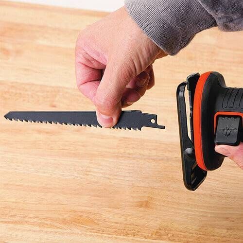 Пила шабельна акумуляторна BLACK+DECKER BDCR18N BDCR18N фото