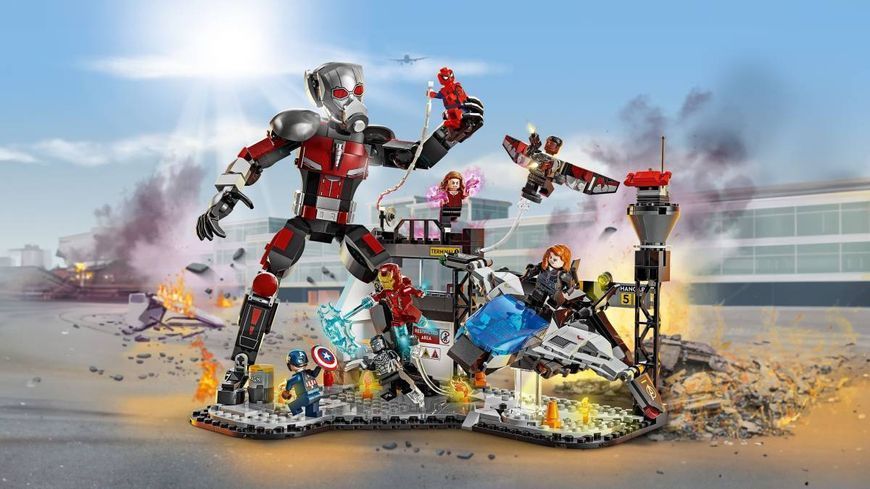 Конструктор LEGO Super Heroes Marvel Первый мститель: Противостояние Приключенческая битва 736 элементов (76314) 76314 фото