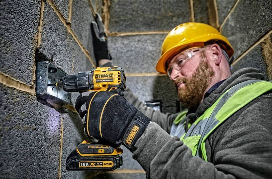 Дрель-шуруповерт аккумуляторная бесщеточная DeWALT DCD708D2T DCD708D2T фото