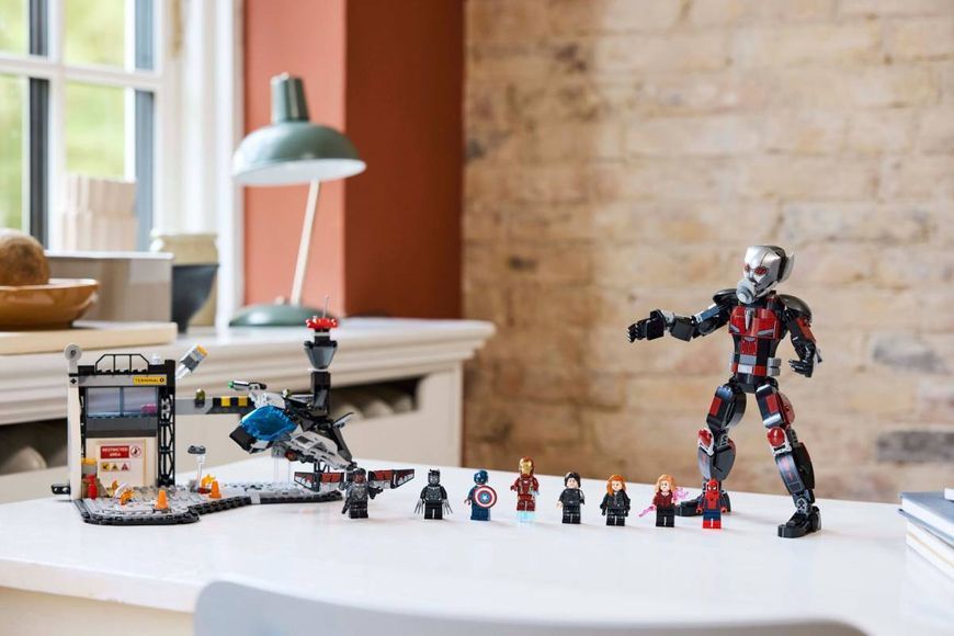 Конструктор LEGO Super Heroes Marvel Первый мститель: Противостояние Приключенческая битва 736 элементов (76314) 76314 фото