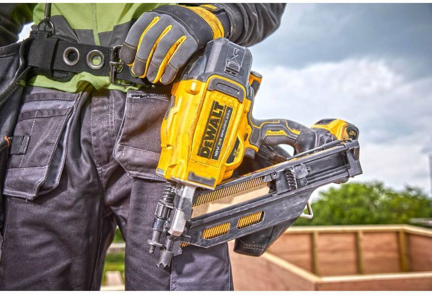 Пистолет гвоздозабивной бесщеточный аккумуляторный DeWALT DCN930N DCN930N фото