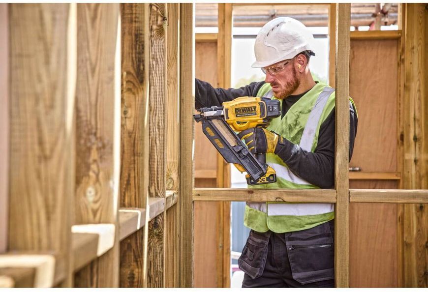 Пистолет гвоздозабивной бесщеточный аккумуляторный DeWALT DCN930N DCN930N фото