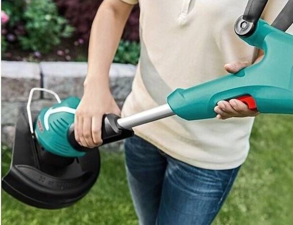 Триммер садовый электрический Bosch ART 24 0.600.8A5.800 фото