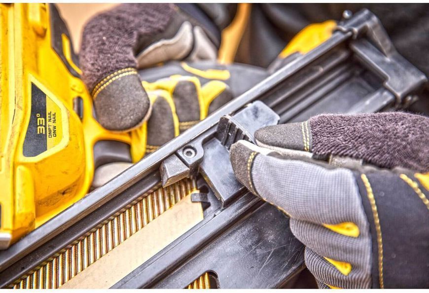 Пістолет цвяхозабивний акумуляторний безщітковий DeWALT DCN930P2 DCN930P2 фото