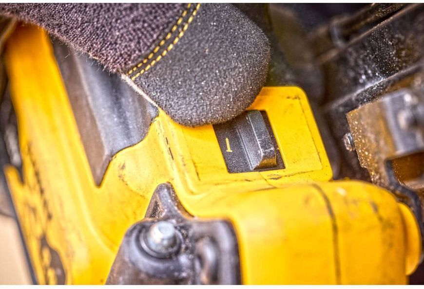 Пістолет цвяхозабивний акумуляторний безщітковий DeWALT DCN930P2 DCN930P2 фото