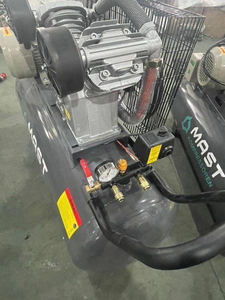 Поршневой компрессор MAST VA90/200L 400 VA90/200L 400V фото