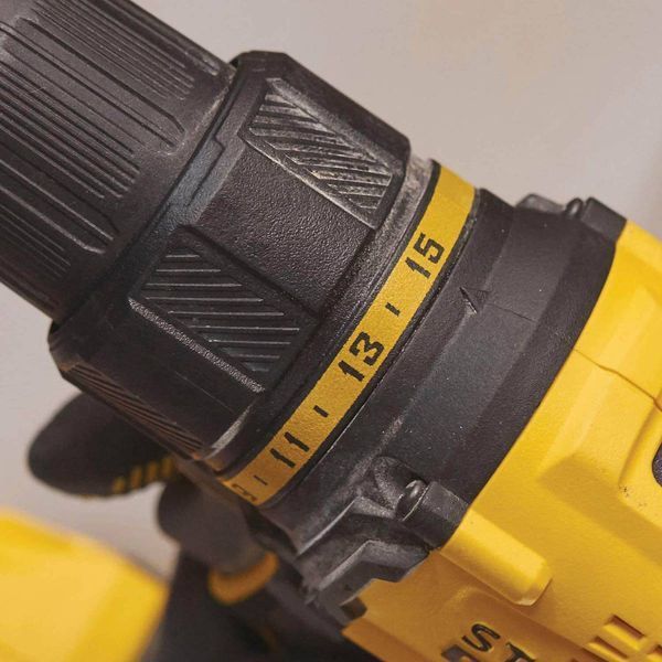 Дрель-шуруповерт безщеточная аккумуляторная STANLEY FATMAX SFMCD710D2K SFMCD710D2K фото