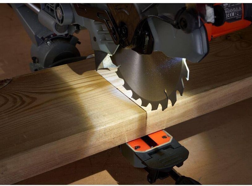 Пила торцовочная сетевая BLACK+DECKER BES701 BES701 фото