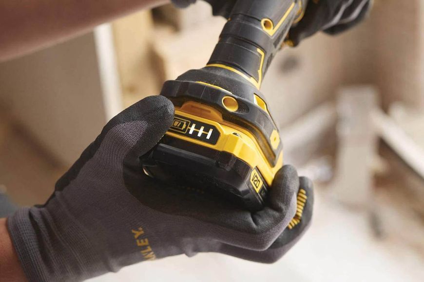 Дрель-шуруповерт безщеточная аккумуляторная STANLEY FATMAX SFMCD710D2K SFMCD710D2K фото