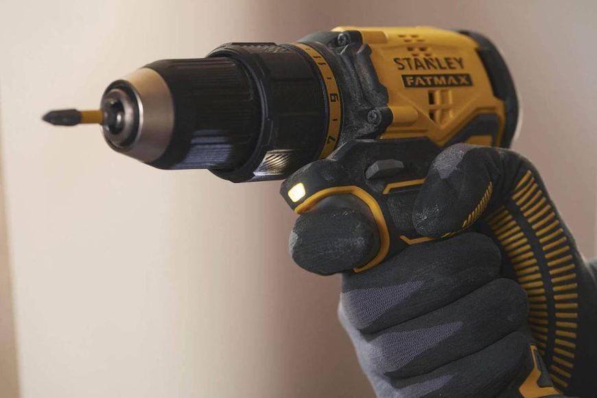 Дрель-шуруповерт безщеточная аккумуляторная STANLEY FATMAX SFMCD710D2K SFMCD710D2K фото