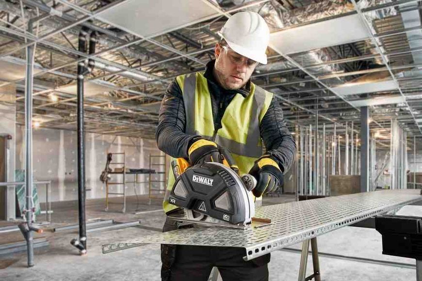 Пилка дискова по металу акумуляторна DeWALT DCS383H2 DCS383H2 фото