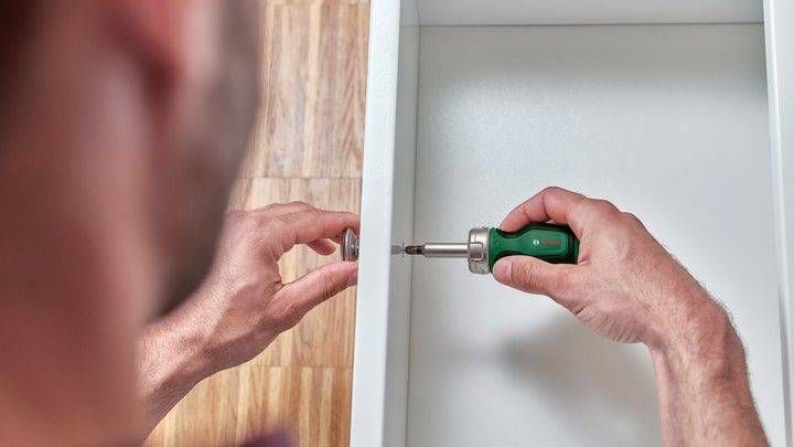 Отвертка с трещоткой Bosch 6 насадок 1.600.A02.7PN фото