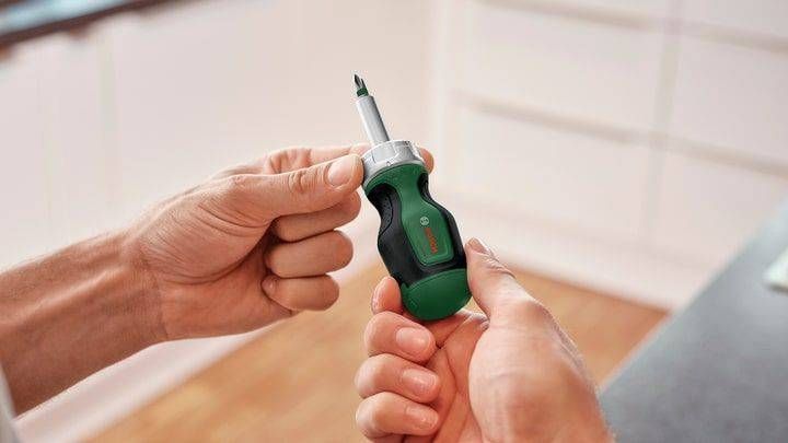 Отвертка с трещоткой Bosch 6 насадок 1.600.A02.7PN фото