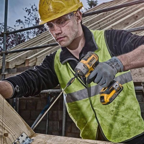 Набор из четырех бесщеточных инструментов DeWALT DCK422P3 DCK422P3 фото
