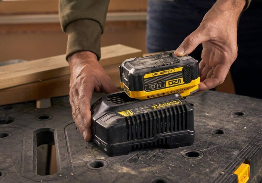 Зарядное устройство и 1 аккумулятор STANLEY FATMAX SFMCB14M1 SFMCB14M1 фото