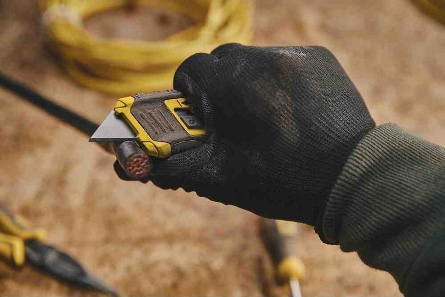 Ніж Control-Grip довжиною 132 мм з висувним лезом для оздоблювальних робіт STANLEY STHT10432-0 STHT10432-0 фото